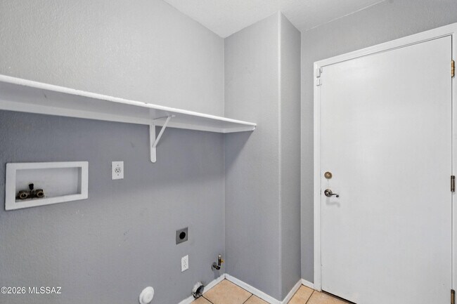 Building Photo - 7997 E Snakeroot Dr