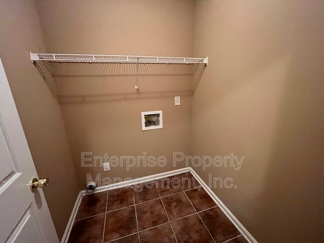 Building Photo - 5503 Kindle Creek Dr