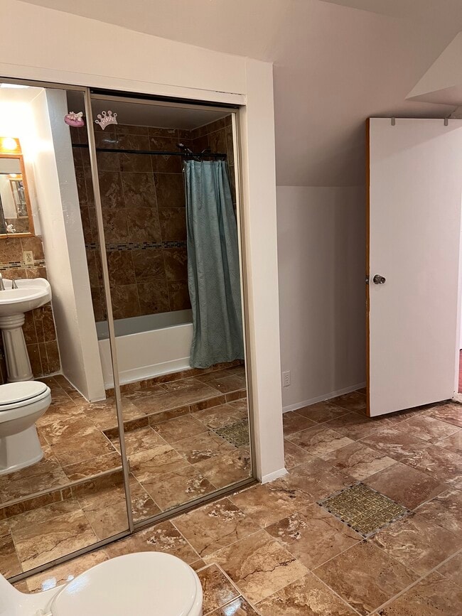 Building Photo - 8 Caton Terrace