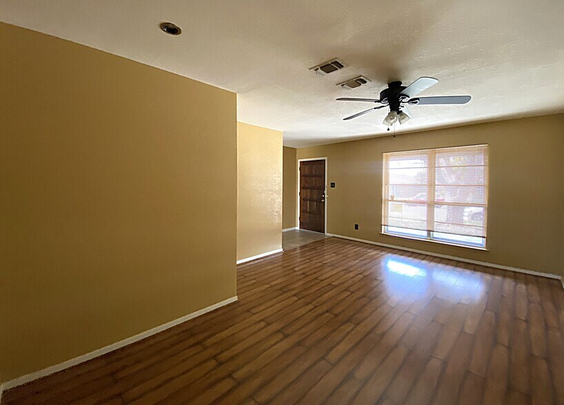 Building Photo - 1613 Miranda Ave