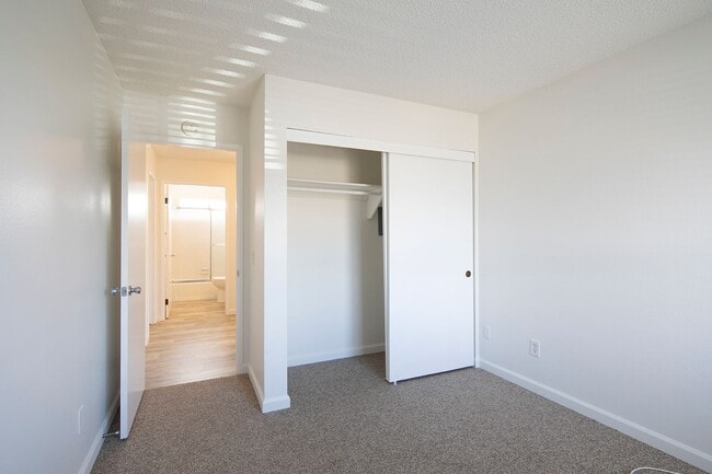 Building Photo - *OPEN HOUSE: 8/23 9-10AM* BEAUTIFUL Remode...