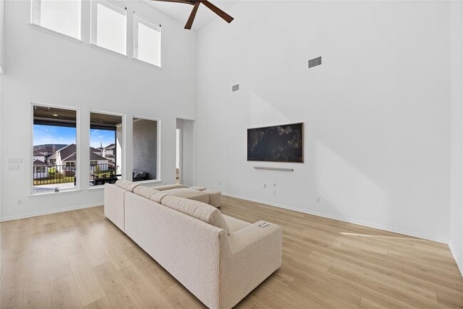 Building Photo - 1953 Varese Path