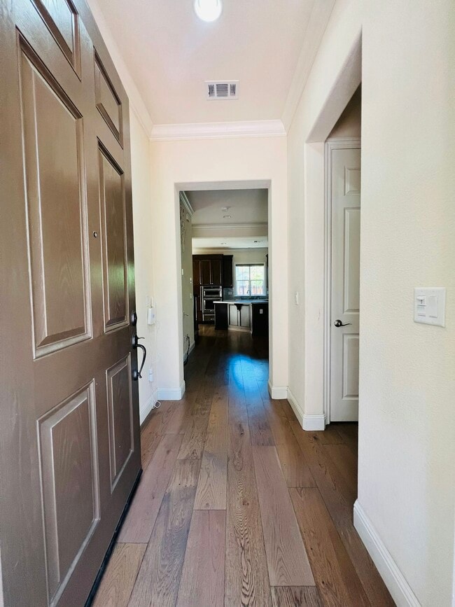 Building Photo - 3024 Sonsilla Ln