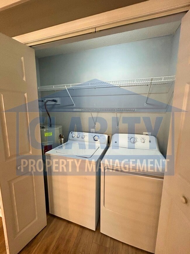 Building Photo - Three bedroom home in a quiet neighborhood!