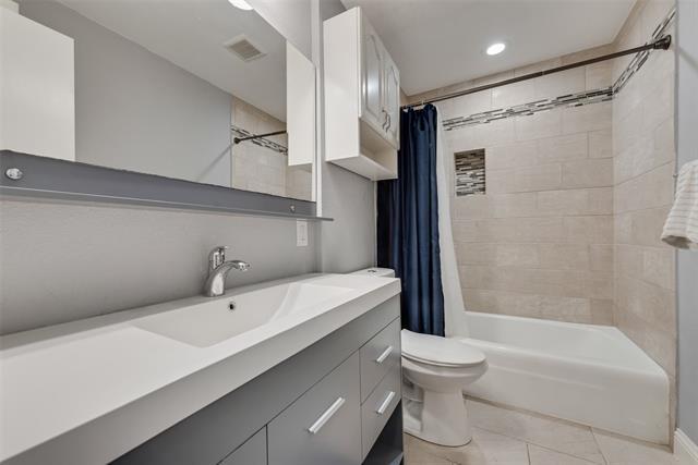 Building Photo - 15817 El Estado Dr
