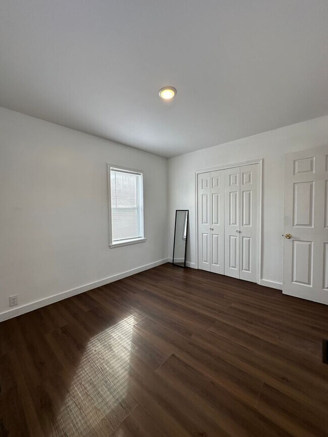 Building Photo - Immediate Move-In! Renovated 2BR House Near Ball State w/ Fireplace & Outdoor Space
