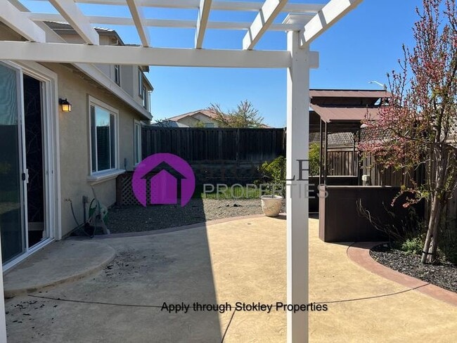 Building Photo - 2037 Aragon Dr
