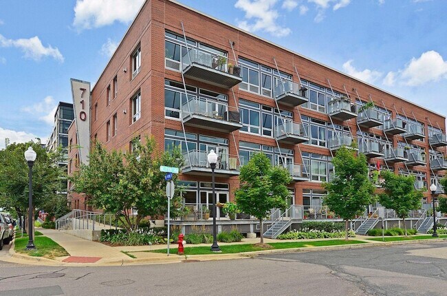 Building Photo - 710 N 4th St