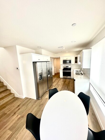 Building Photo - 1543 W 37th Pl