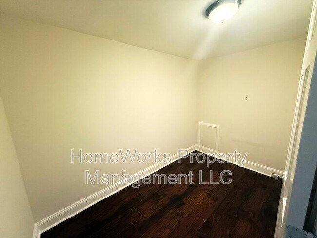 Building Photo - 5 S Conkling St