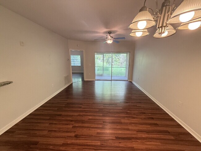 Building Photo - FIRST-FLOOR 3 BEDROOM CONDO IN VILLAGES OF BLOOMINGDALE!