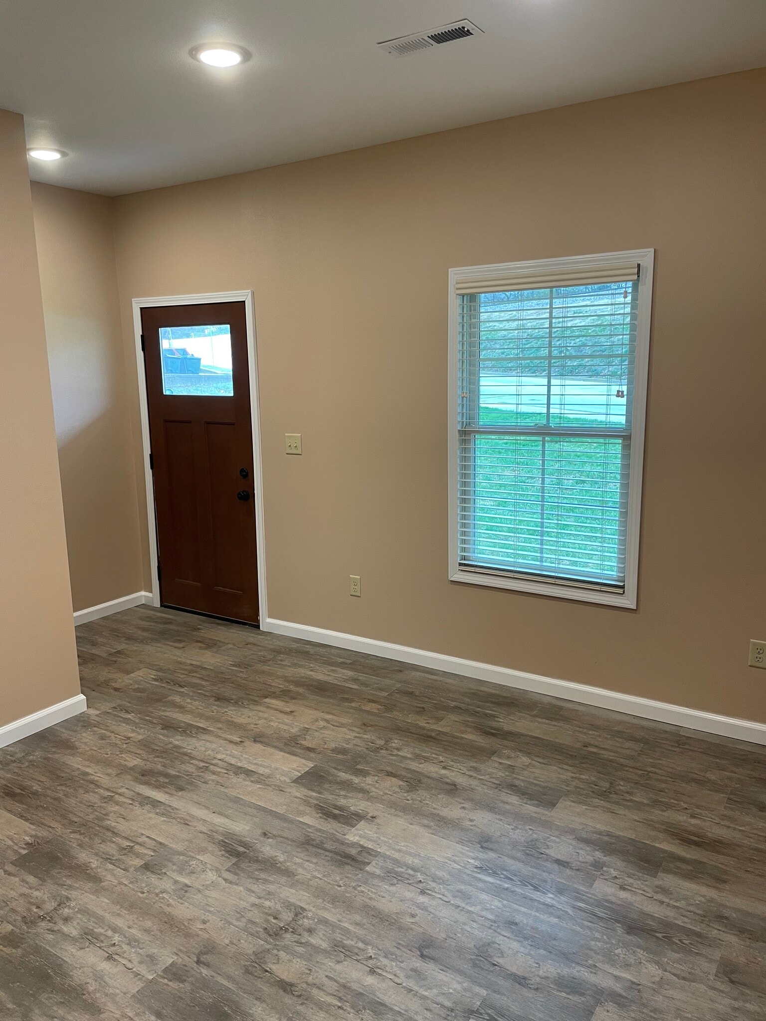 Building Photo - 1206 Bardsley Rd