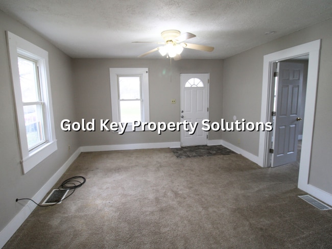 Building Photo - 4 BR 1.5 BA House with Central Air and Covered Porch (SECTION 8 APPROVED)