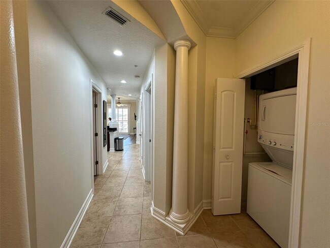 Building Photo - 13941 Clubhouse Dr