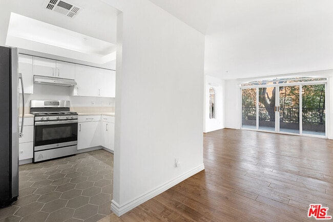 Building Photo - 1255 Federal Ave