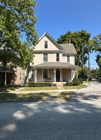 Building Photo - 1328 Ferry St