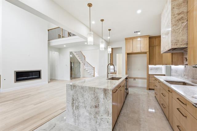 Building Photo - 3135 Walnut Hill Ln