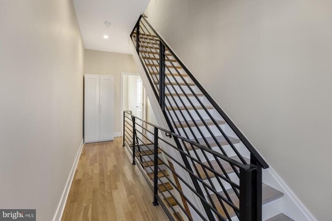 Building Photo - 912 Ellsworth St