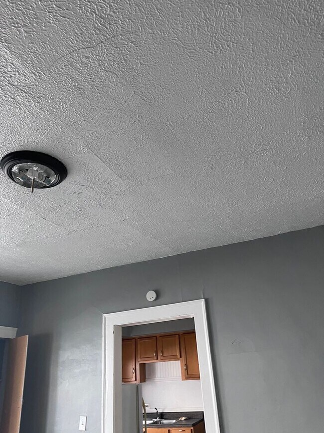 Building Photo - 12706 Iowa Ave