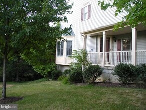 Building Photo - 8686 Manahan Dr