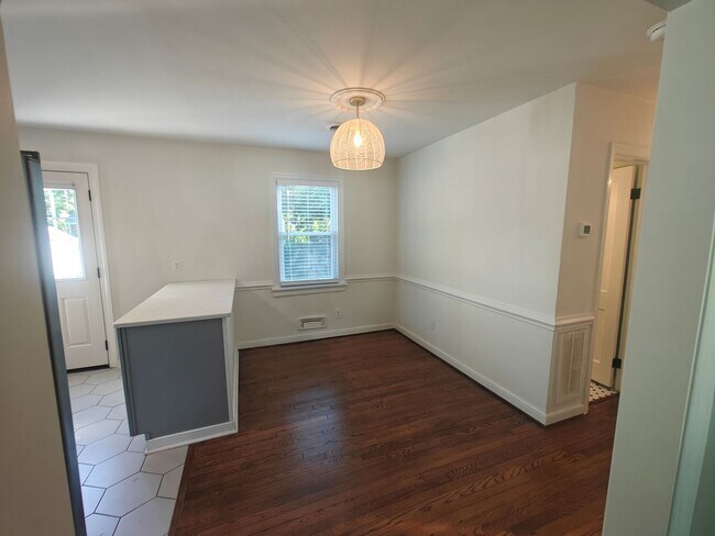 Building Photo - 3 bedroom home off of Parham Rd