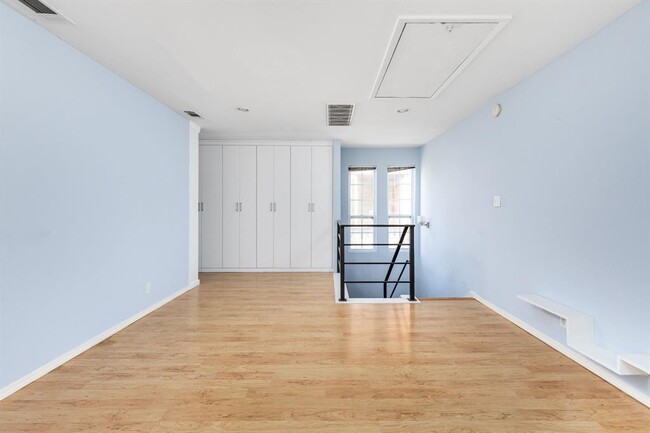 Building Photo - 812 Winflo Dr