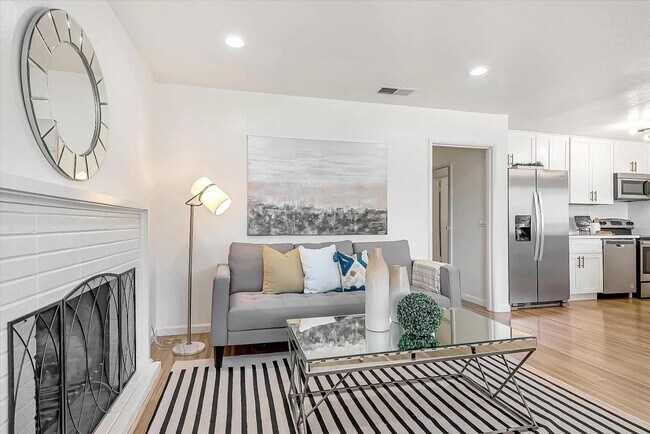 Building Photo - 745 Independence Ave