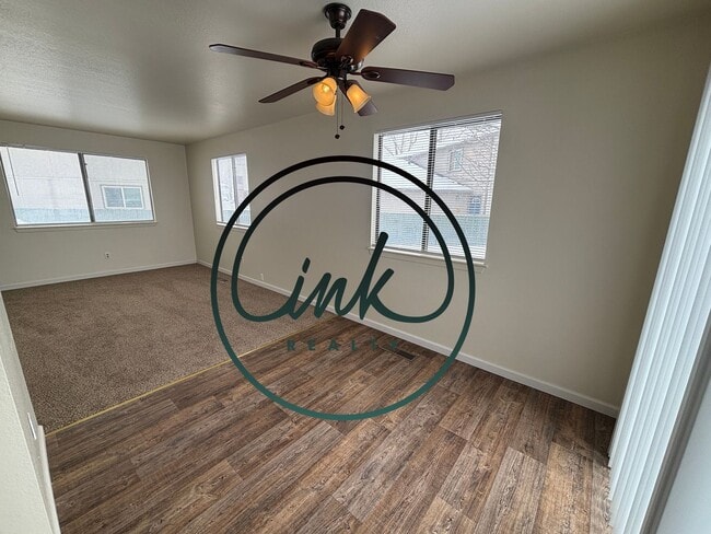 Building Photo - VI1377-1377 Village Way