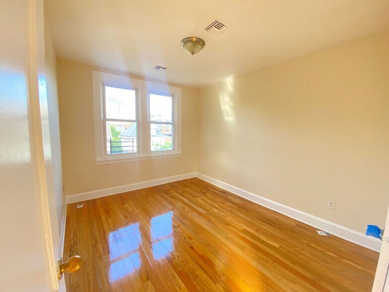 Building Photo - 202 Weequahic Ave