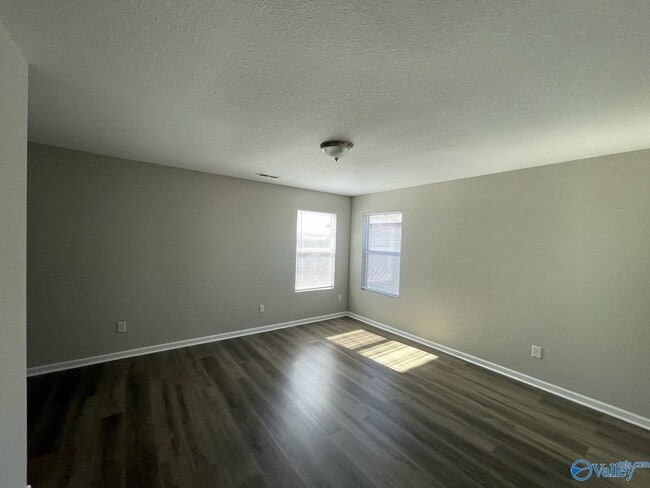 Building Photo - 228 Whitestone Dr NE