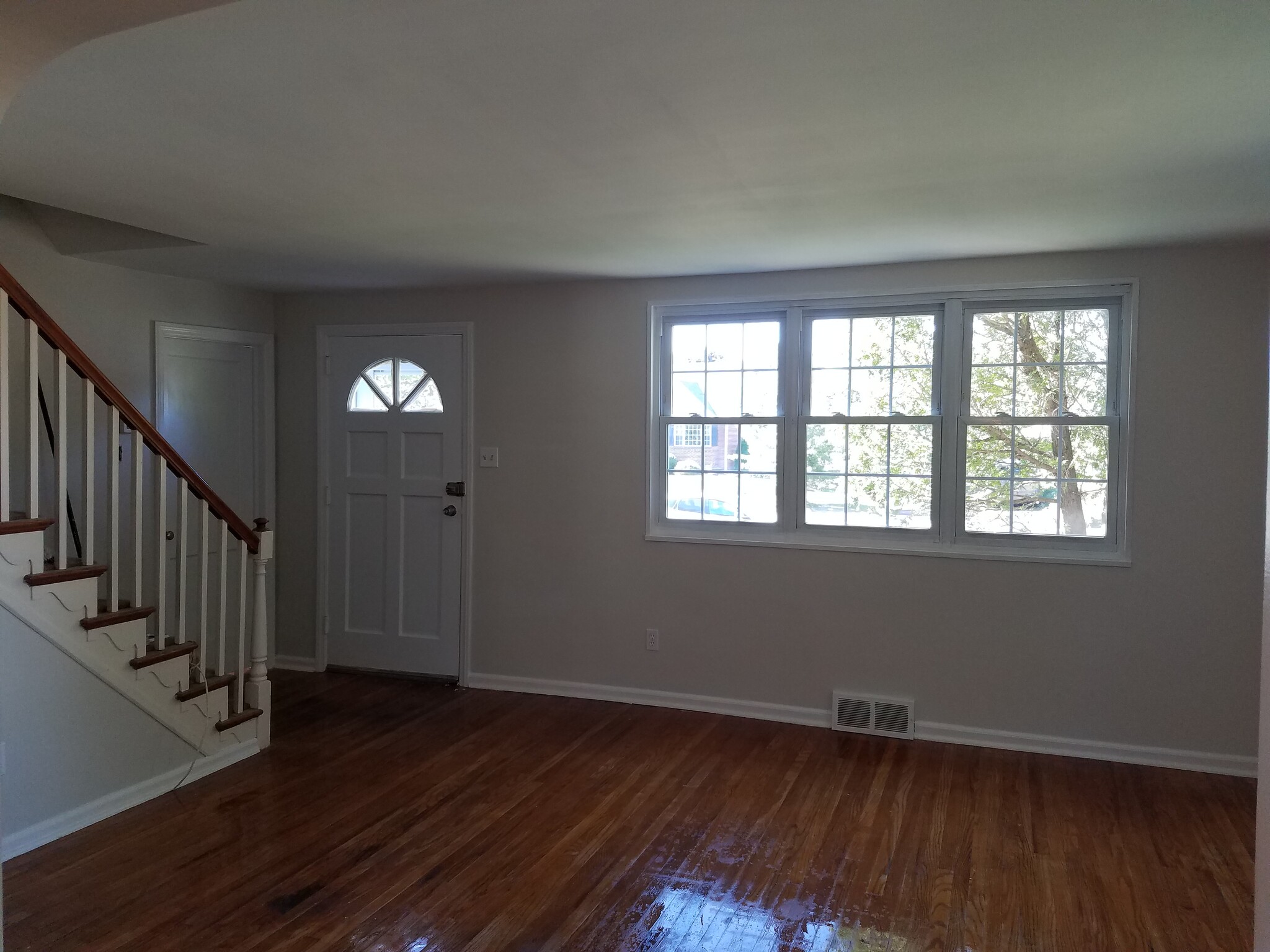 Living room - 603 Topsfield Rd