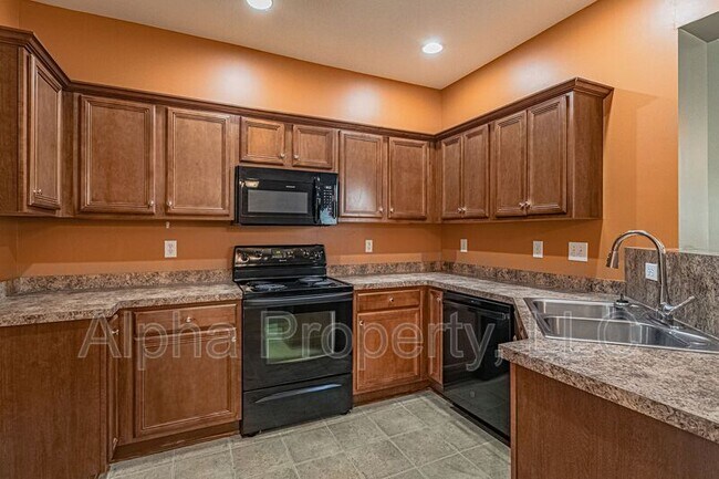 Building Photo - 135 Raven Hill Way