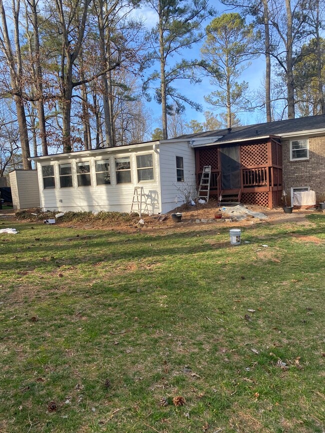 Building Photo - 1396 Windburn Dr