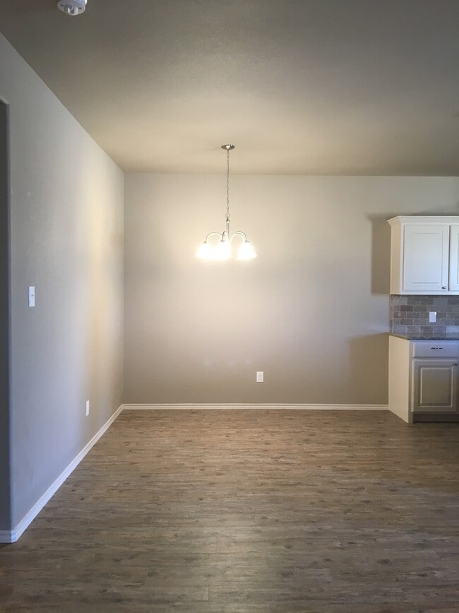 Building Photo - 1105 Preston Trails