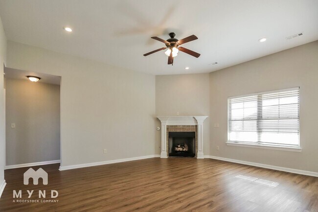 Building Photo - 430 Capri St