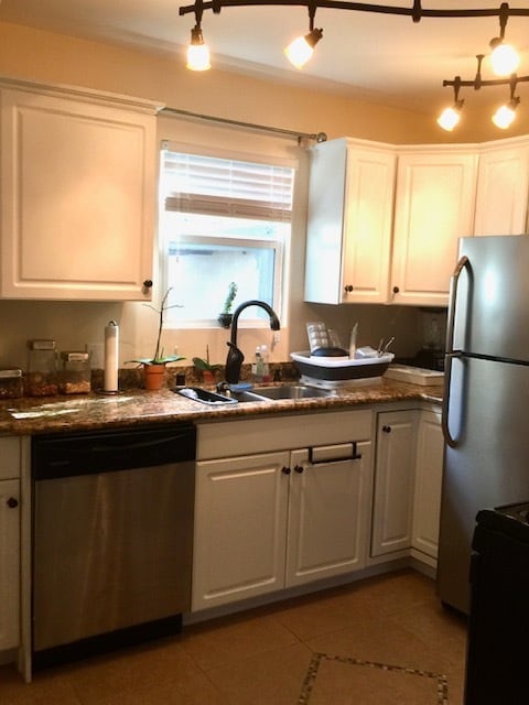 Stainless Steel appliances in Kitchen - 1968 El Molino Ave