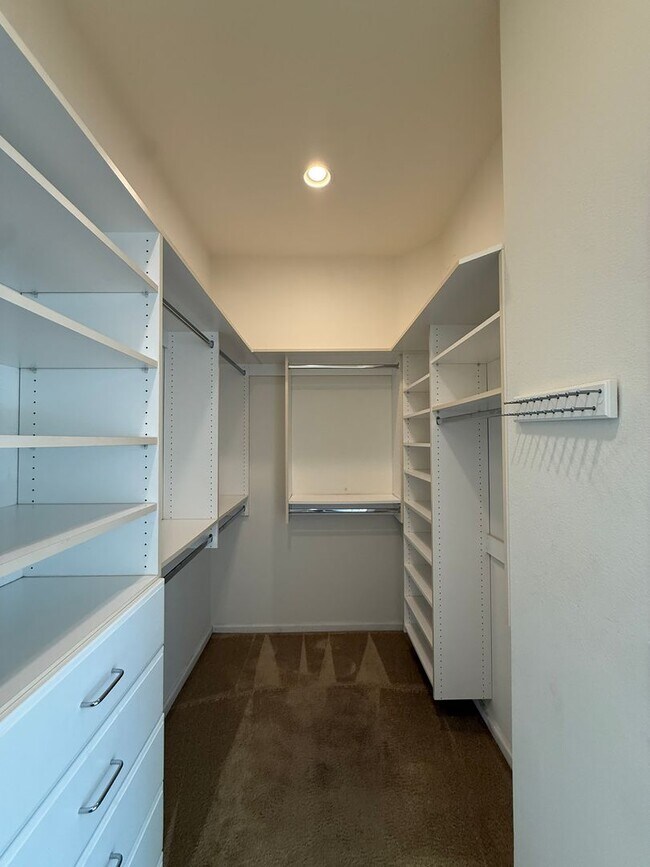 Building Photo - Centrally Located Single Story Home in Traditions