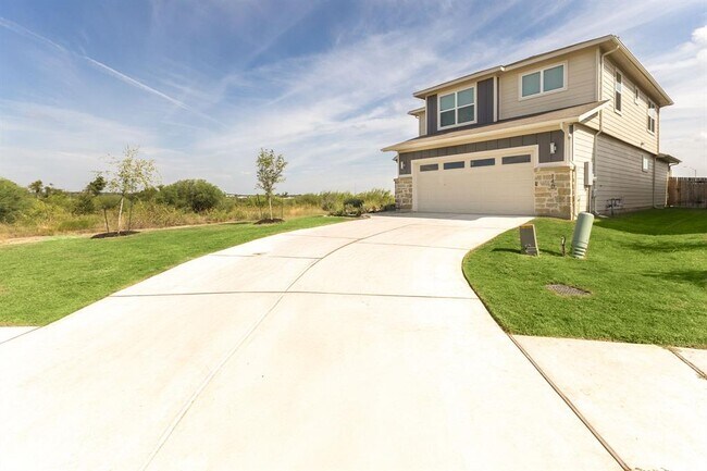 Building Photo - 140 New Hvn St