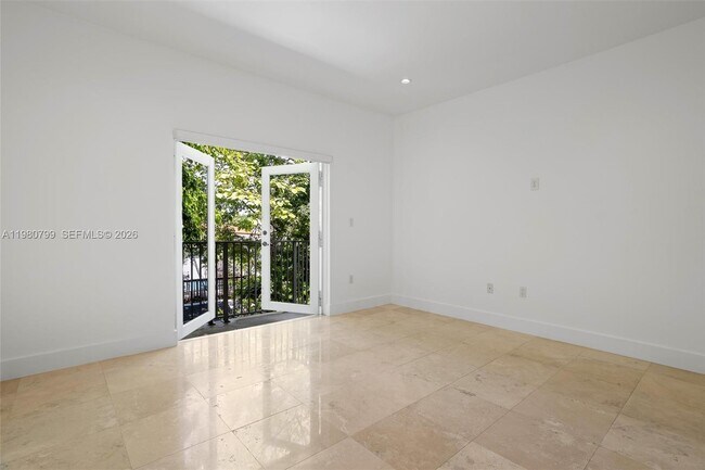 Building Photo - 2786 SW 34th Ave