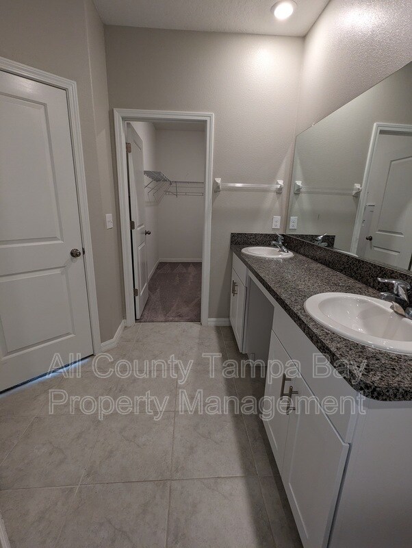 Building Photo - 32047 Blue Passing Loop