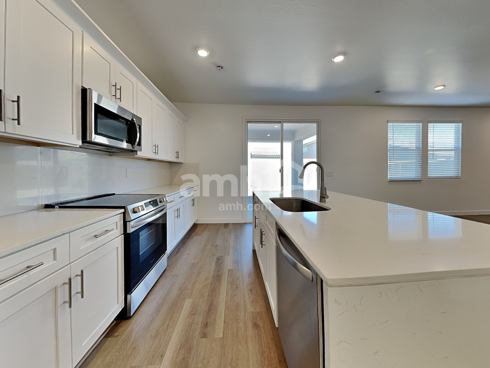 Building Photo - 20177 W Thomas Rd