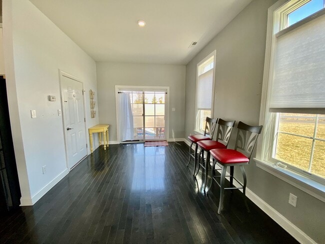 Building Photo - SIENA Place/PACKER PARK CORNER 4 Bedroom/2...
