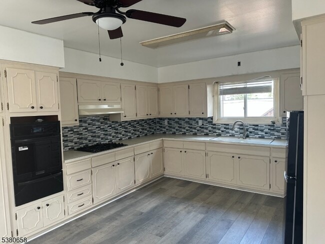 Primary Photo - 296 Preakness Ave