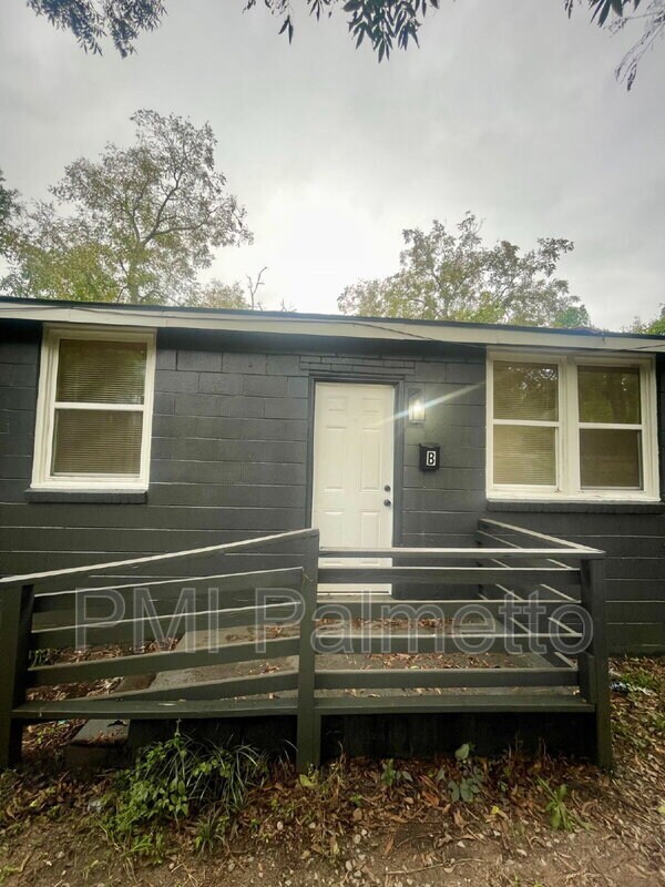 Primary Photo - 2205 Harper St
