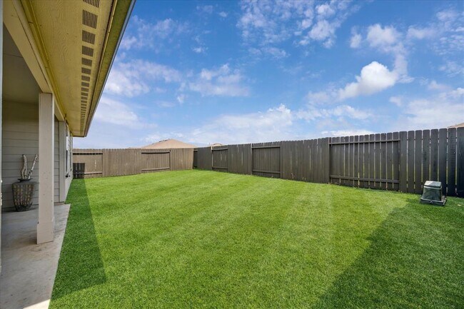 Building Photo - 8115 Brahman Ln
