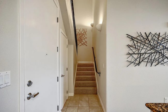 Building Photo - A Cozy Contemporary and Stylish Condo 2BR/...