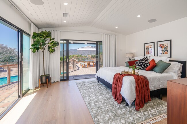 master suite ocean view - 225 Notteargenta Rd