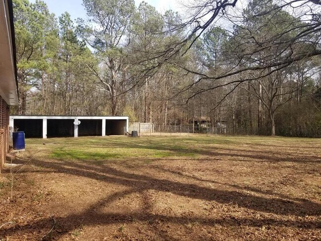 Building Photo - 180 N Burson Ave