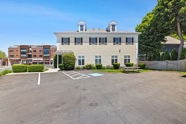 Building Photo - 57 Dedham Ave