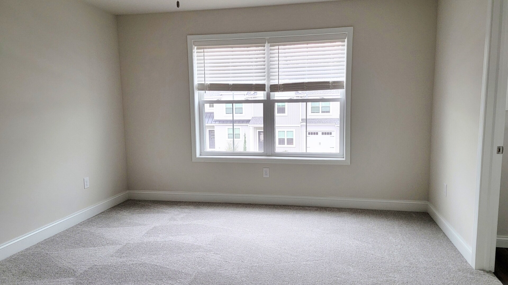 Building Photo - 221 Millard Dr